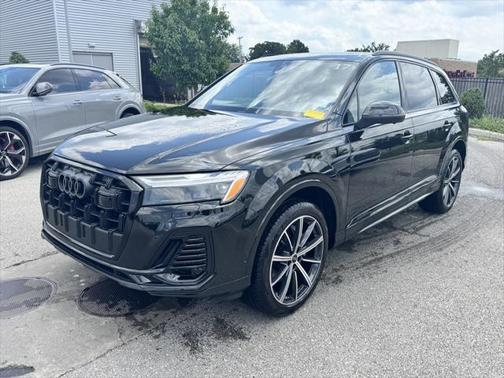 2025 Audi Q7 45 Premium Plus