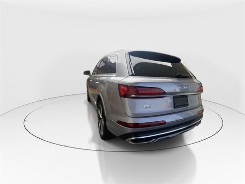 2022 Audi Q7 55 Premium Plus
