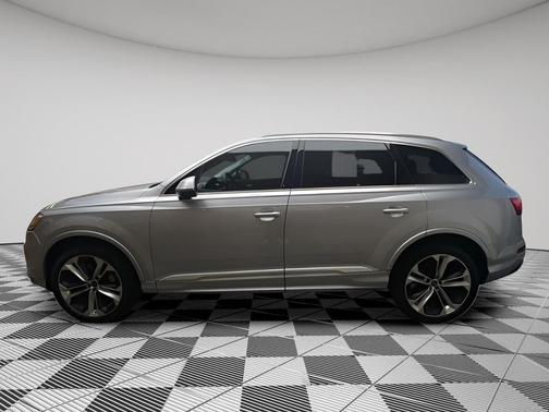 2022 Audi Q7 55 Premium Plus