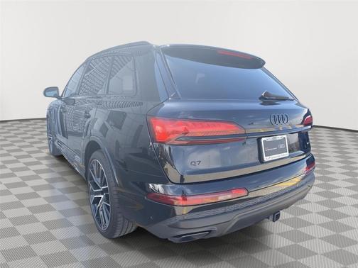 Mythos Black Metallic 2025 Audi Q7 55 Premium Plus