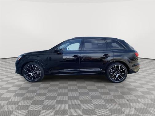 Mythos Black Metallic 2025 Audi Q7 55 Premium Plus