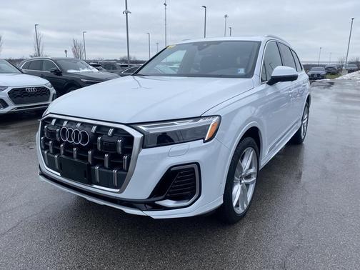 2025 Audi Q7 55 Premium Plus