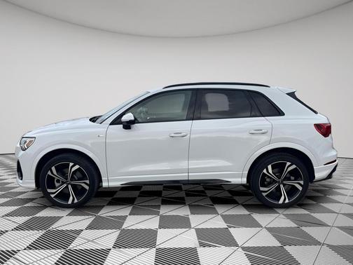 2023 Audi Q3 45 S line Premium Plus