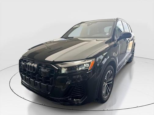 2025 Audi Q7 45 Premium Plus