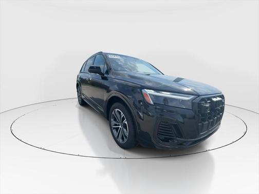 2025 Audi Q7 45 Premium Plus