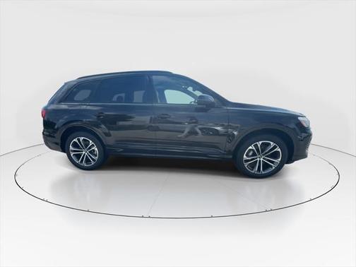 2025 Audi Q7 45 Premium Plus