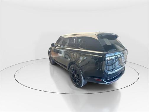 2024 Land Rover Range Rover P530 SE