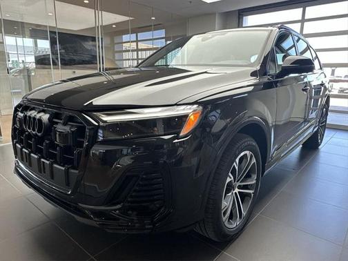 2025 Audi Q7 45 Premium Plus