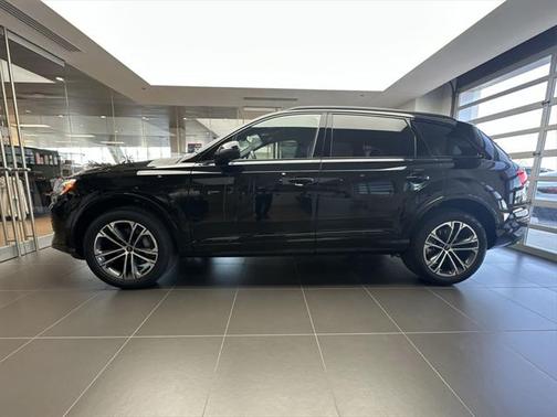 2025 Audi Q7 45 Premium Plus