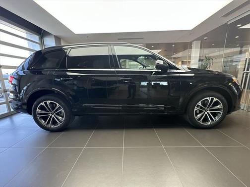 2025 Audi Q7 45 Premium Plus