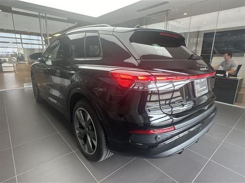 2024 Audi Q4 e-tron Premium Plus 55 quattro