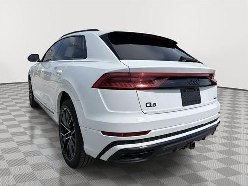 Glacier White Metallic 2023 Audi Q8 55 Premium Plus
