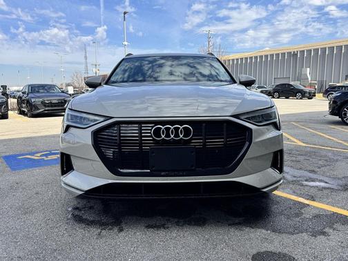 2022 Audi e-tron Premium