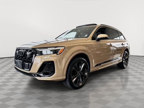 Sakhir Gold Metallic 2025 Audi Q7 55 Premium Plus