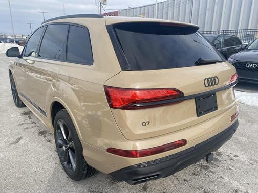 2025 Audi Q7 55 Premium Plus