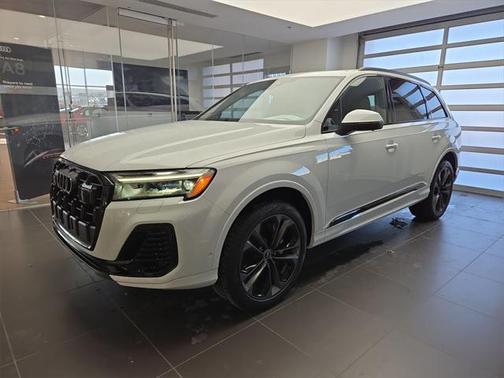 2025 Audi Q7 55 Premium Plus