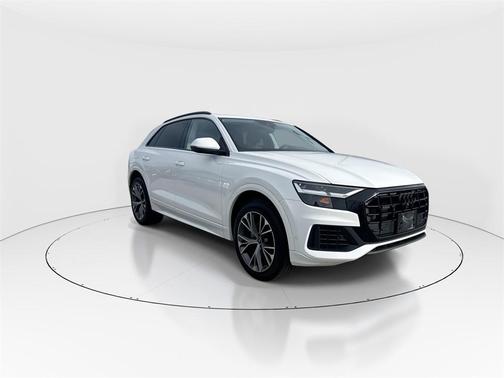 2022 Audi Q8 55 Premium