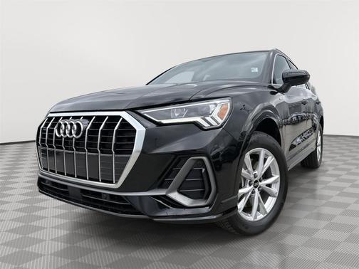 Mythos Black Metallic 2025 Audi Q3 Premium 45 TFSI S line quattro Tiptronic