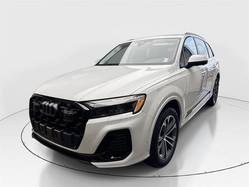 2025 Audi Q7 45 Premium Plus