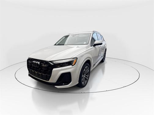 2025 Audi Q7 45 Premium Plus