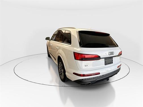 2025 Audi Q7 45 Premium Plus