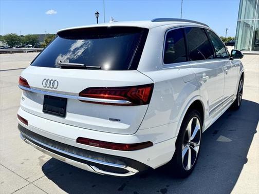 2023 Audi Q7 55 Premium Plus