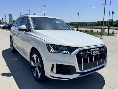 2023 Audi Q7 55 Premium Plus