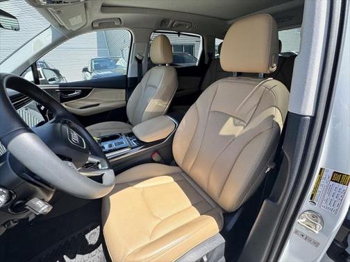 2023 Audi Q7 55 Premium Plus