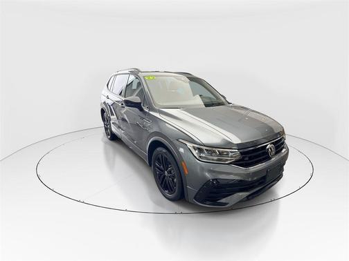2022 Volkswagen Tiguan 2.0T SE R-Line Black