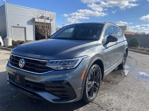 2022 Volkswagen Tiguan 2.0T SE R-Line Black