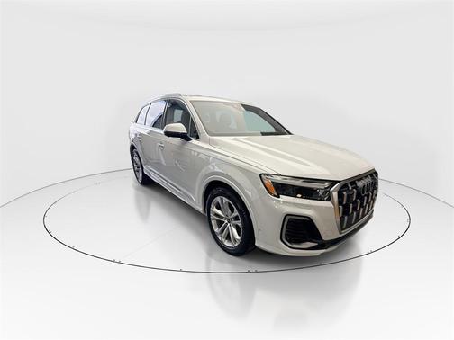 2026 Audi Q7 55 Premium Plus