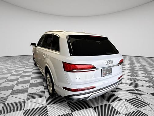 2026 Audi Q7 55 Premium Plus