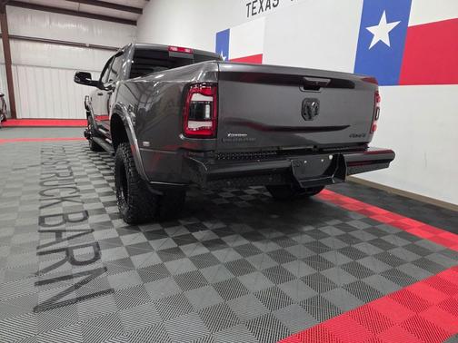 Granite Crystal Metallic Clearcoat 2021 RAM 3500 Laramie Crew Cab 4x4 8' Box