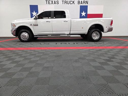 2017 RAM 3500 Laramie Crew Cab 4x4 8' Box