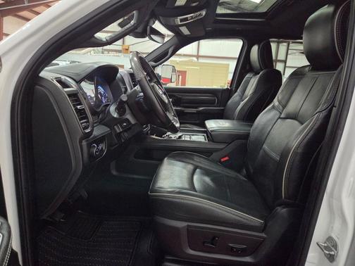 2020 RAM 3500 Limited Crew Cab 4x4 8' Box