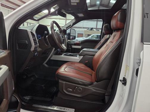 White Platinum Metallic Tri-Coat 2019 Ford F-350 King Ranch