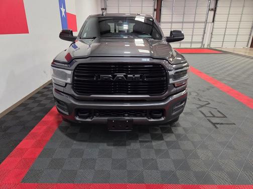 2022 RAM 3500 Laramie Crew Cab 4x4 8' Box