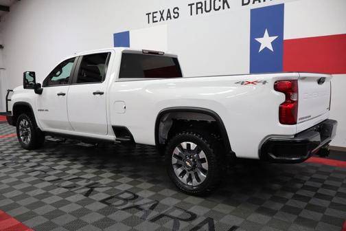 Summit White 2022 Chevrolet Silverado 2500 Custom