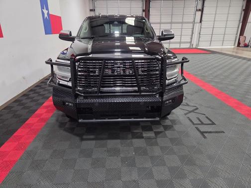 2020 RAM 2500 Laramie Crew Cab 4X4 6'4' Box