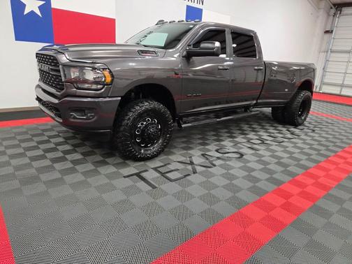 Granite Crystal Metallic Clearcoat 2022 RAM 3500 Lone Star Crew Cab 4x4 8' Box