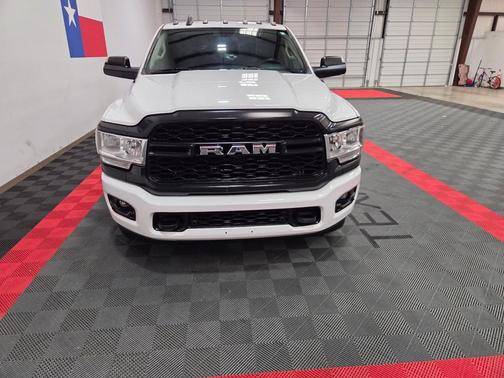 2019 RAM 3500 Tradesman Crew Cab 4x4 8' Box