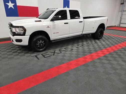2019 RAM 3500 Tradesman Crew Cab 4x4 8' Box