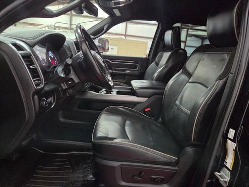 2021 RAM 3500 Laramie Crew Cab 4x4 8' Box