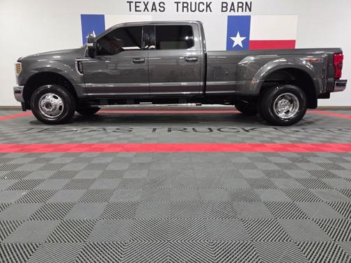 Magnetic Metallic 2018 Ford F-350 Lariat
