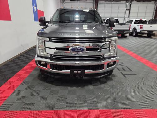 Magnetic Metallic 2018 Ford F-350 Lariat
