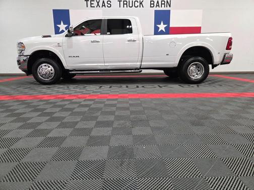 2020 RAM 3500 Laramie Crew Cab 4x4 8' Box