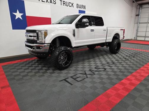 Oxford White 2019 Ford F-250 XLT