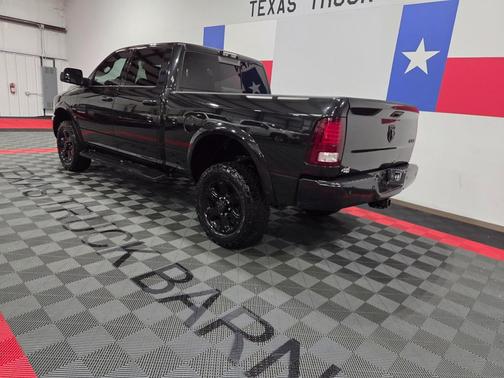 Brilliant Black Crystal Pearlcoat 2018 RAM 2500 Laramie Crew Cab 4x4 6'4' Box