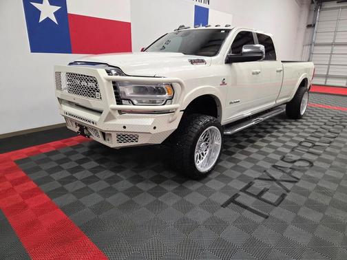2022 RAM 3500 Laramie Crew Cab 4x4 8' Box