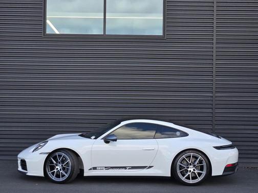 2025 Porsche 911 Carrera T